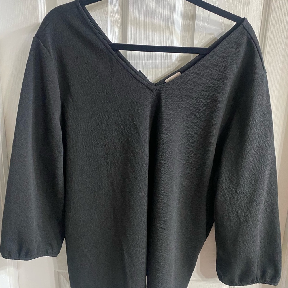 Chico's Black V-Neck Boxy Pullover